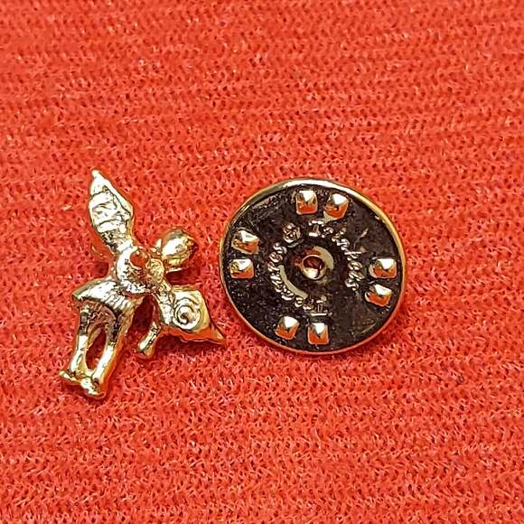Treasures & Trinkets Gold Tone Angel Lapel Pin - Picture 3 of 4